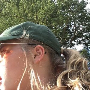 Meet your Posher, Helen